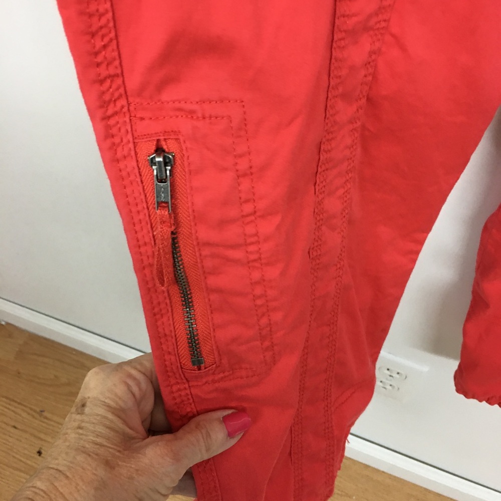 Kim Rogers Light Red Cargo Capris size 10 - Picture 7 of 7